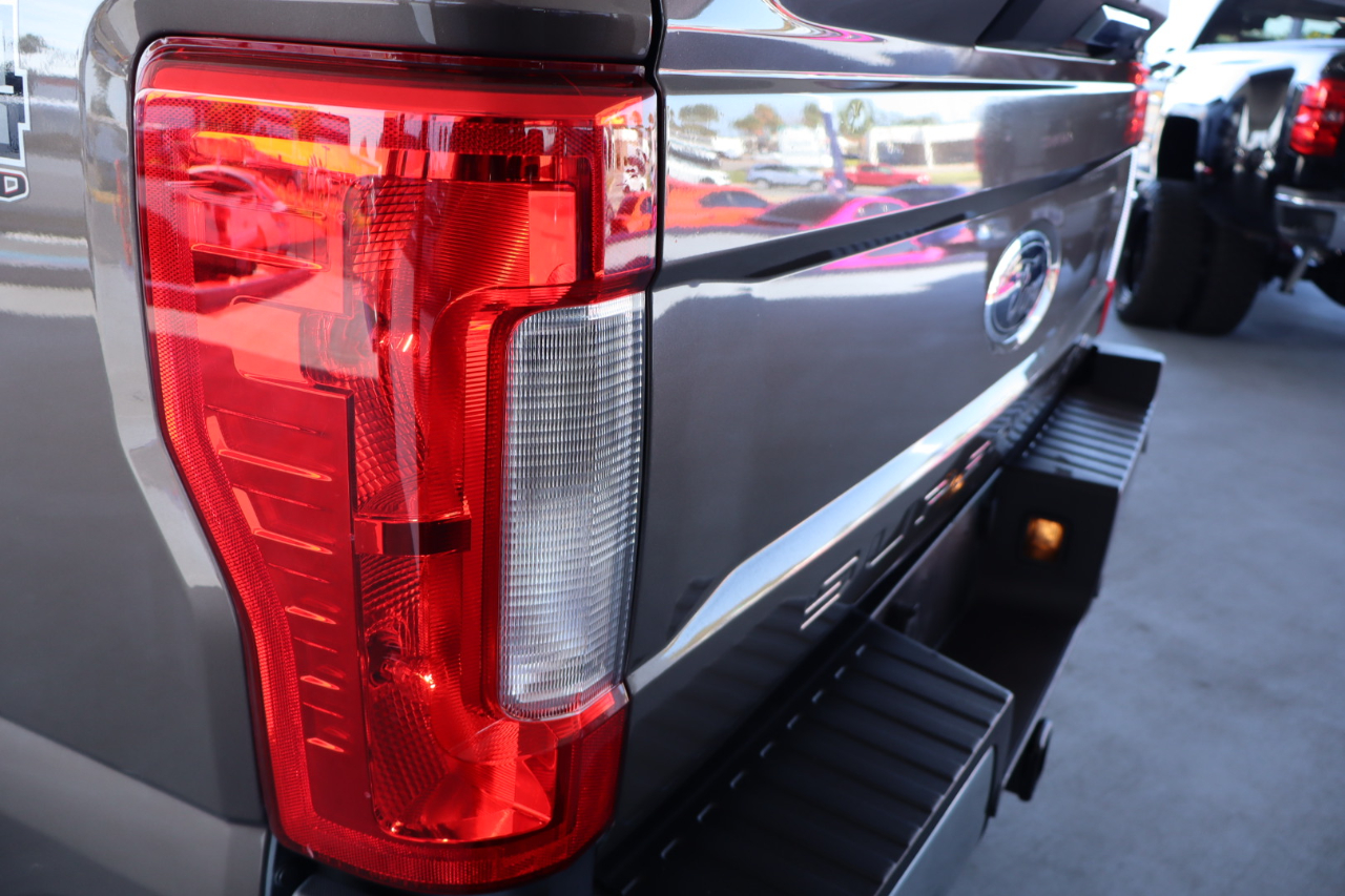 Ford Super Duty F-350 SRW 4WD SuperCab 158" Lariat 2017