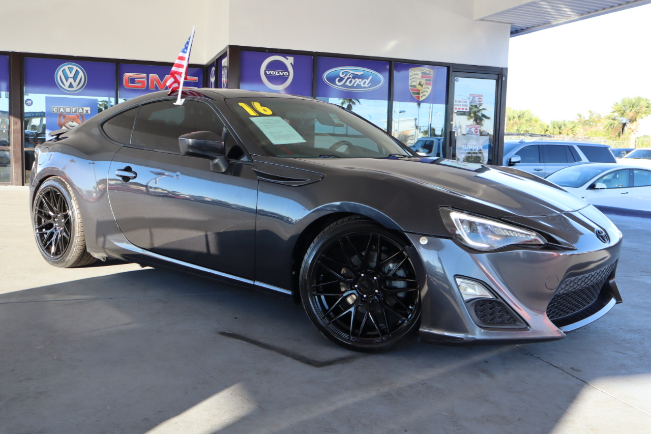 Scion FR-S 2dr Cpe Auto (Natl) 2016