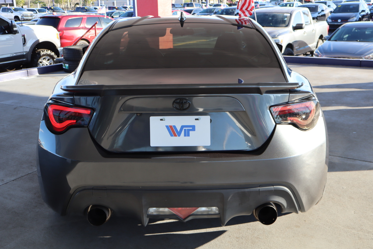 Scion FR-S 2dr Cpe Auto (Natl) 2016