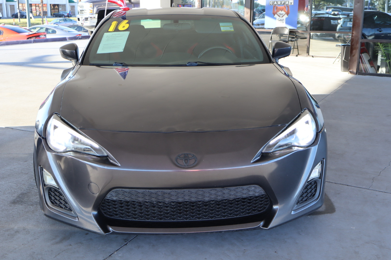 Scion FR-S 2dr Cpe Auto (Natl) 2016
