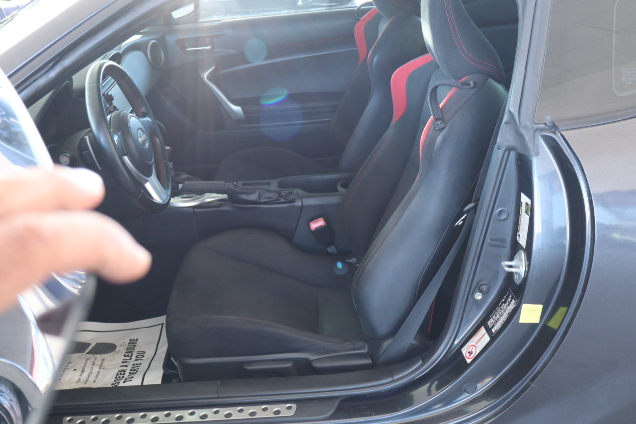 Scion FR-S 2dr Cpe Auto (Natl) 2016