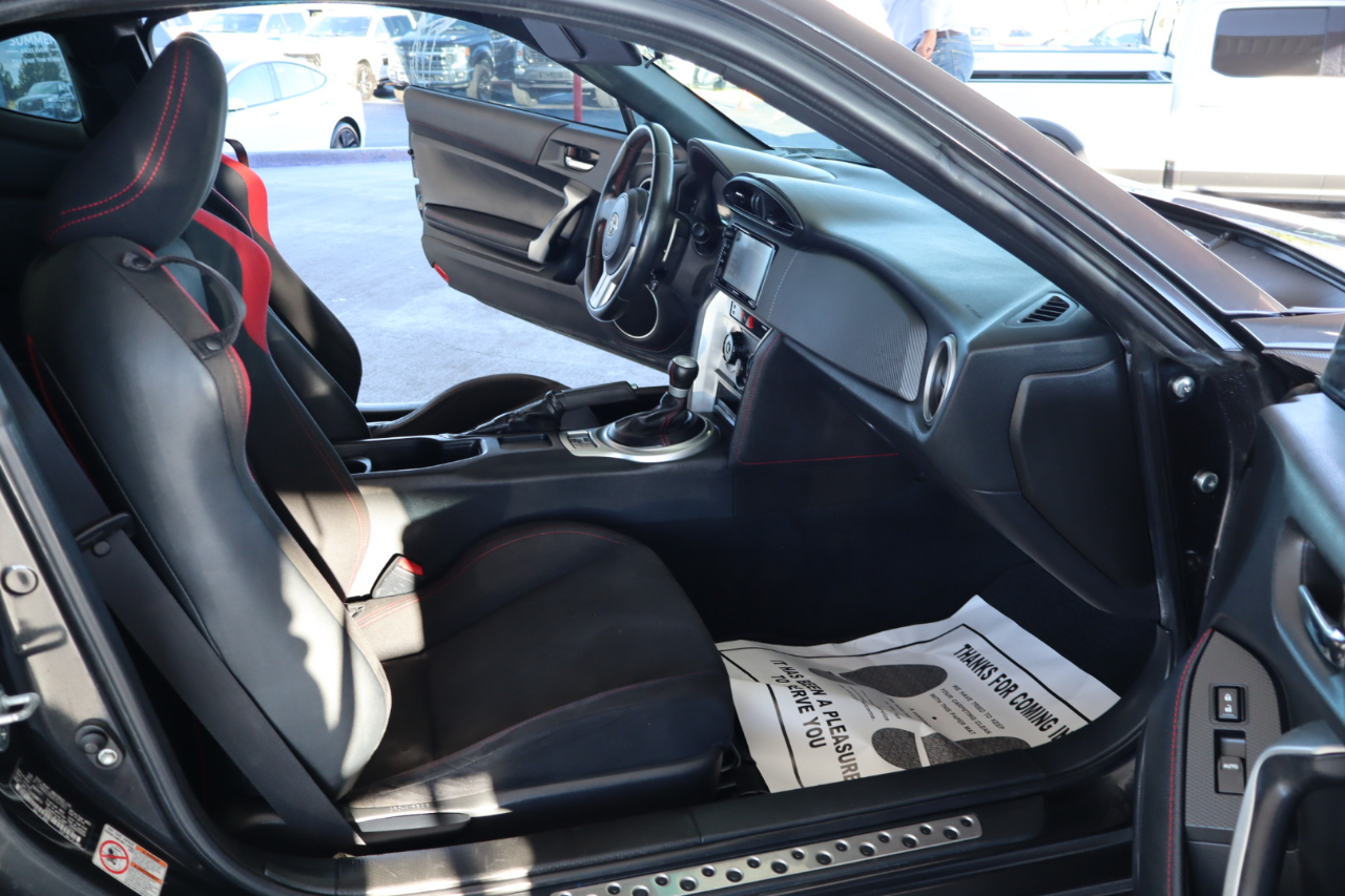 Scion FR-S 2dr Cpe Auto (Natl) 2016