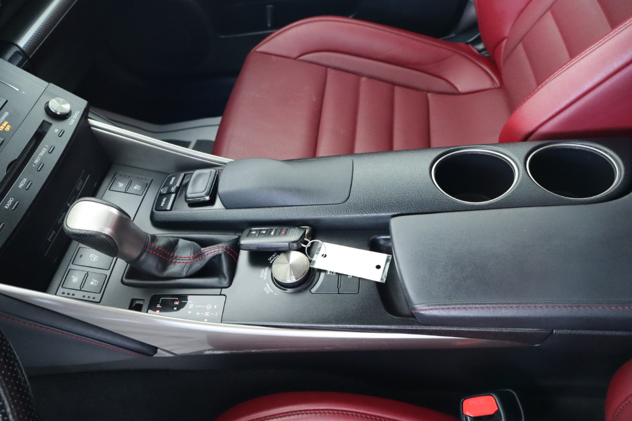 Lexus IS 300 4dr Sdn AWD 2016