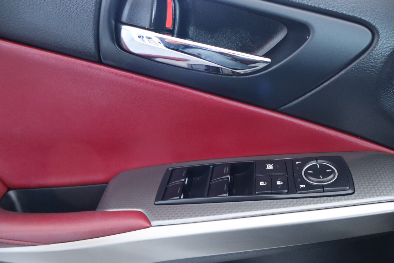 Lexus IS 300 4dr Sdn AWD 2016