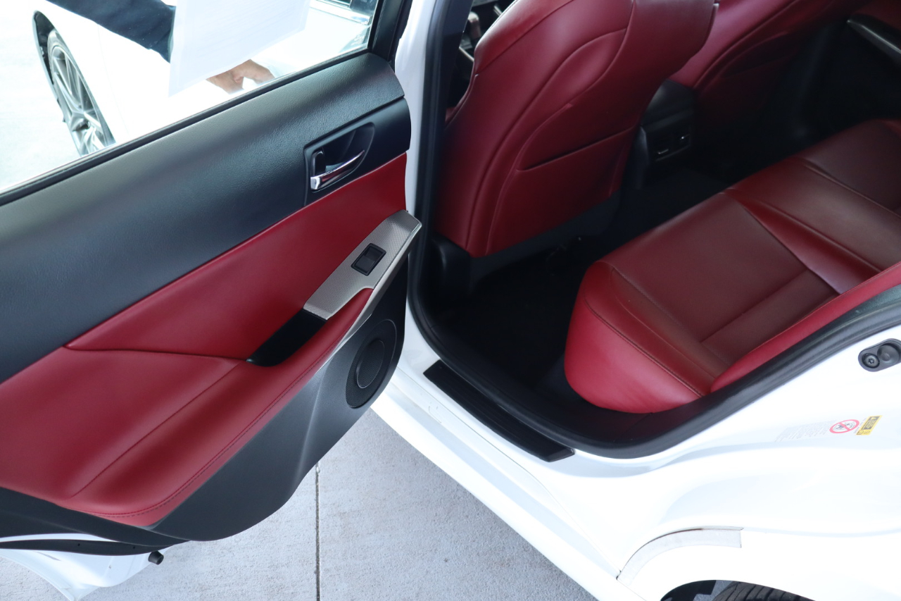 Lexus IS 300 4dr Sdn AWD 2016