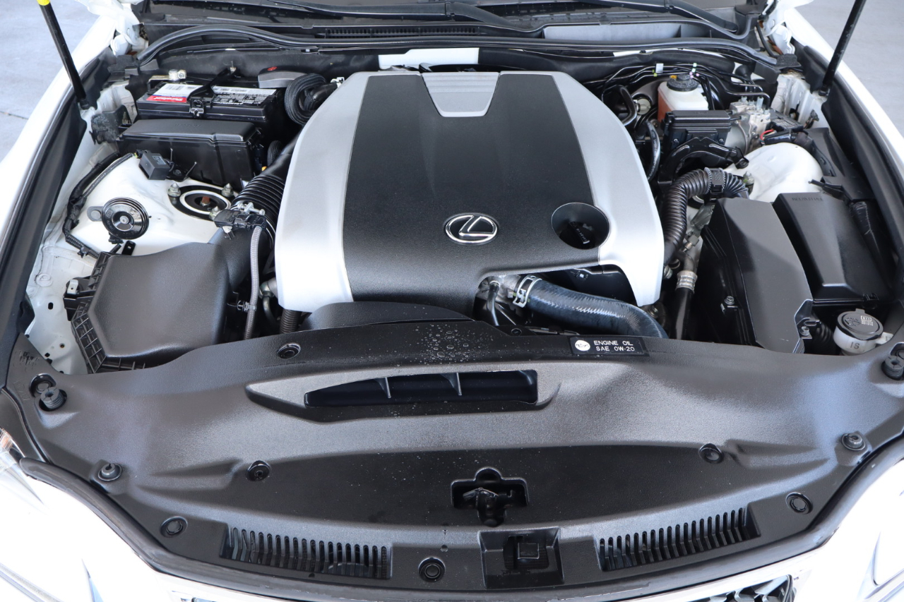 Lexus IS 300 4dr Sdn AWD 2016