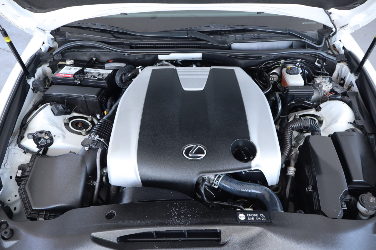 Lexus IS 300 4dr Sdn AWD 2016