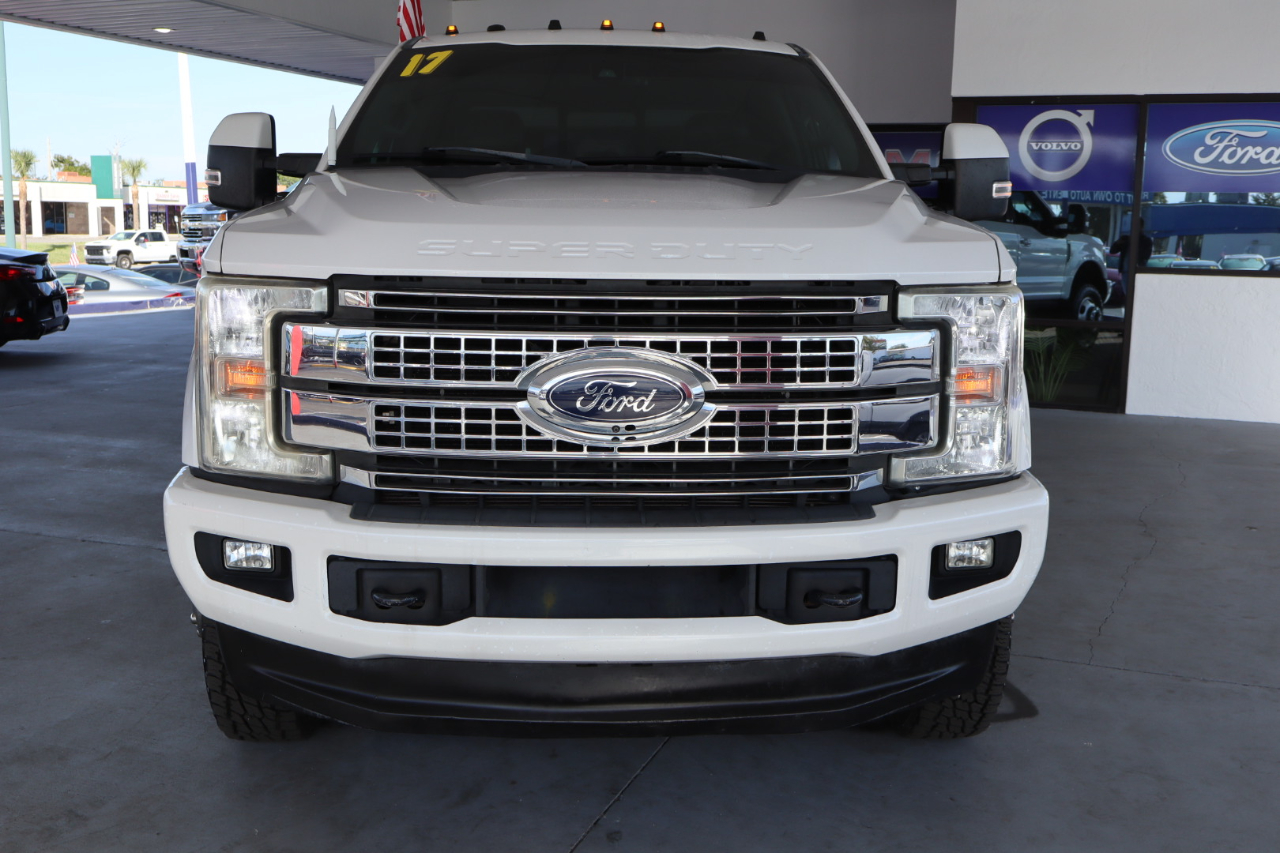 Ford Super Duty F-350 DRW Crew Cab 172" Lariat 4WD 2017