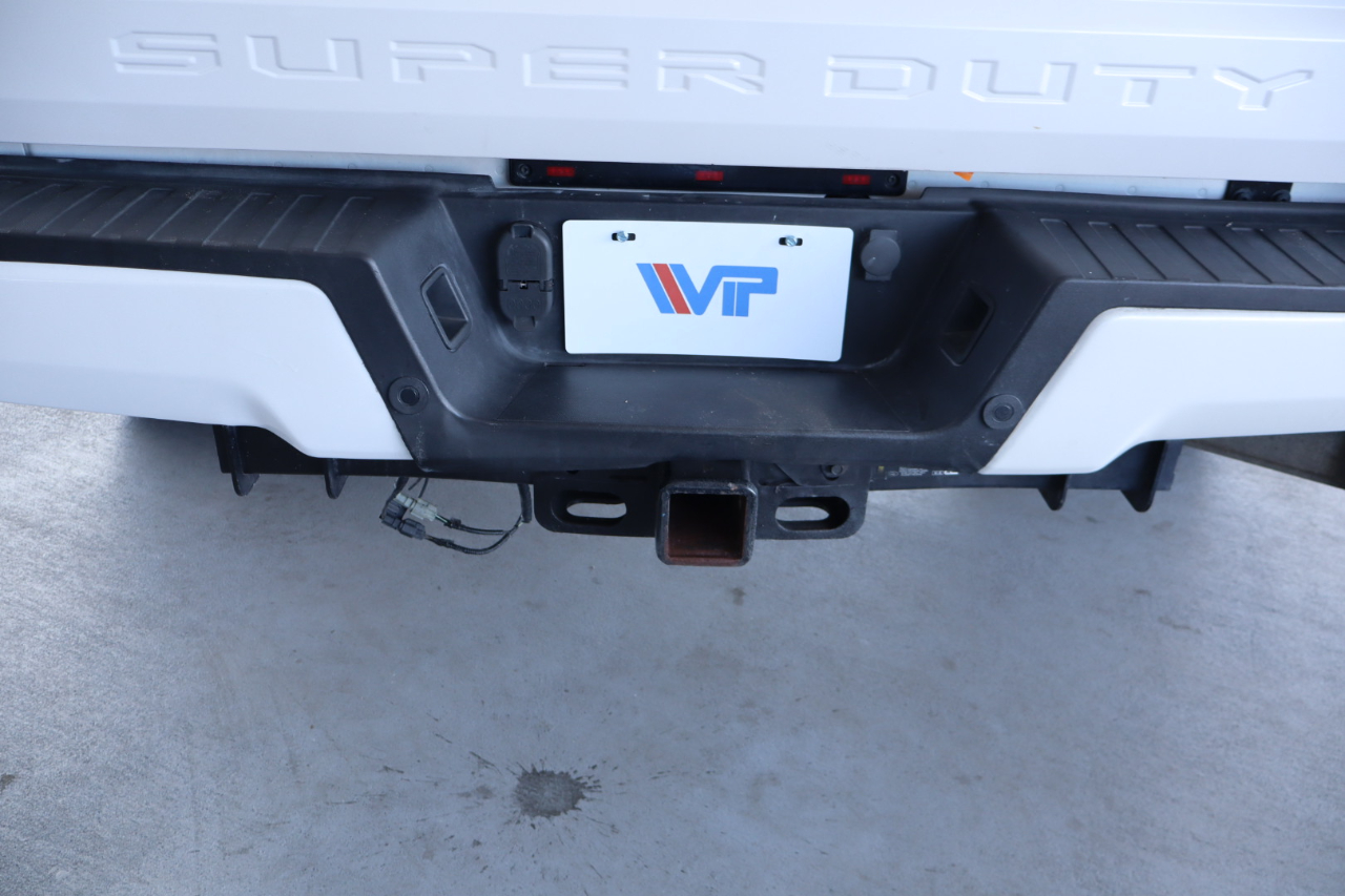 Ford Super Duty F-350 DRW Crew Cab 172" Lariat 4WD 2017