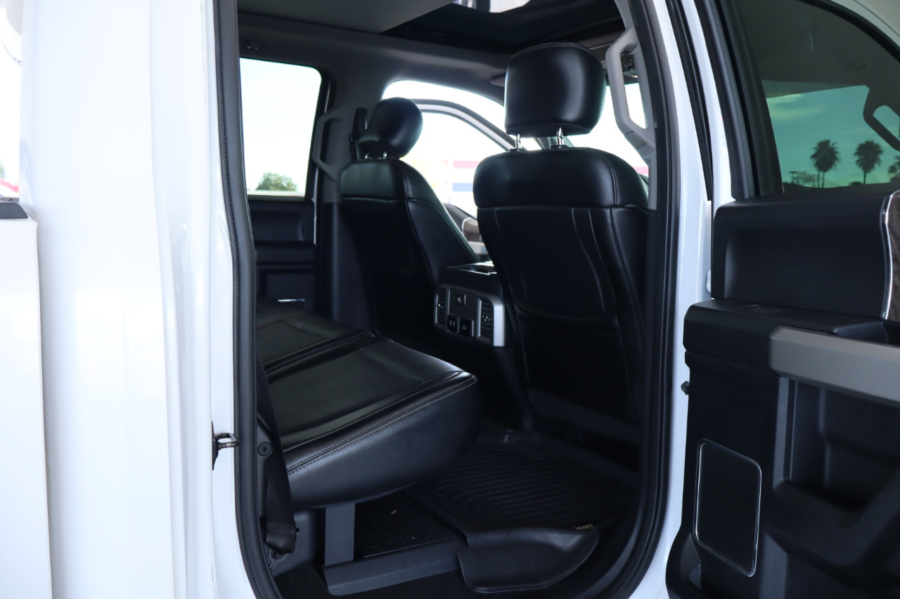 Ford Super Duty F-350 DRW Crew Cab 172" Lariat 4WD 2017