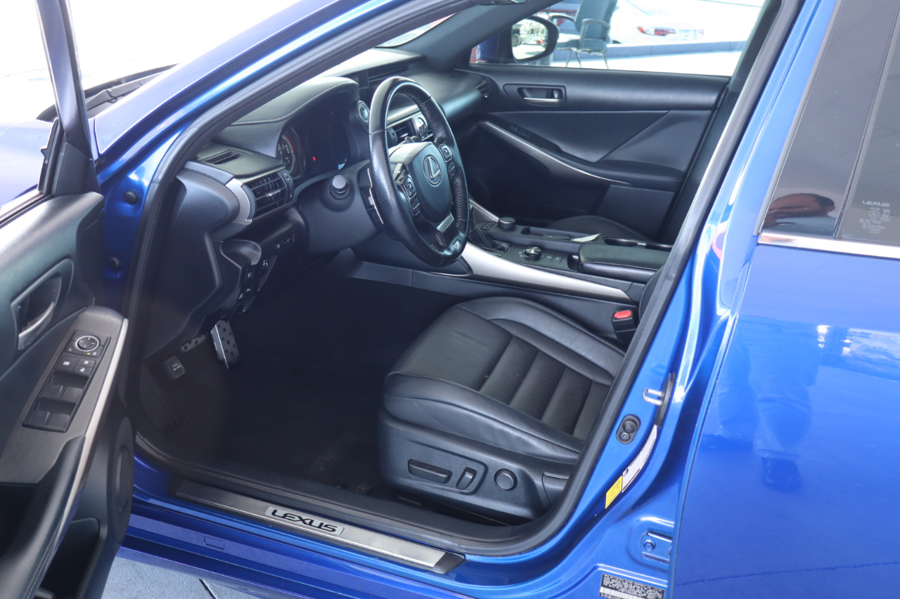 Lexus IS IS 300 RWD 2019