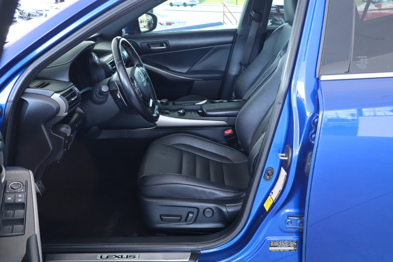 Lexus IS IS 300 RWD 2019