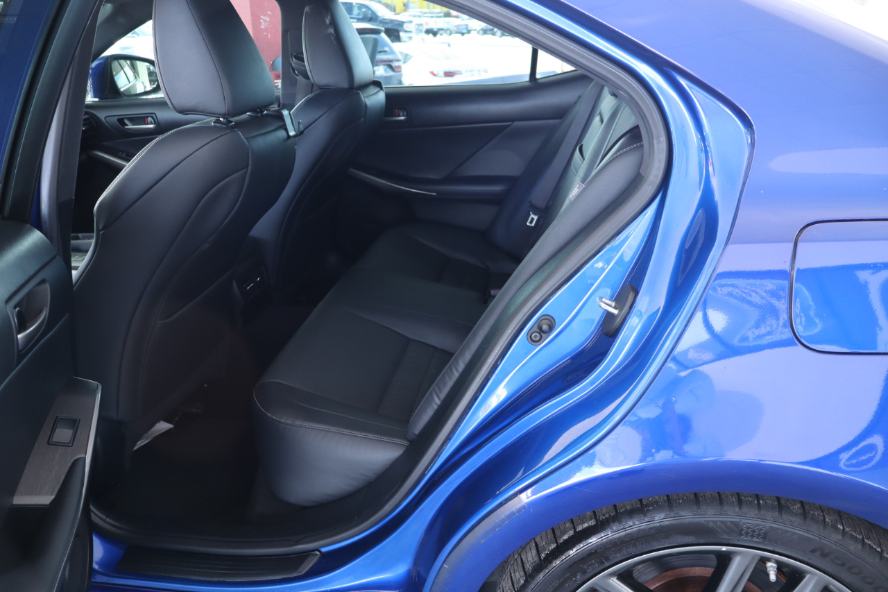 Lexus IS IS 300 RWD 2019