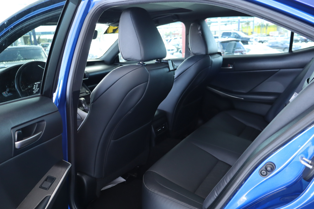 Lexus IS IS 300 RWD 2019