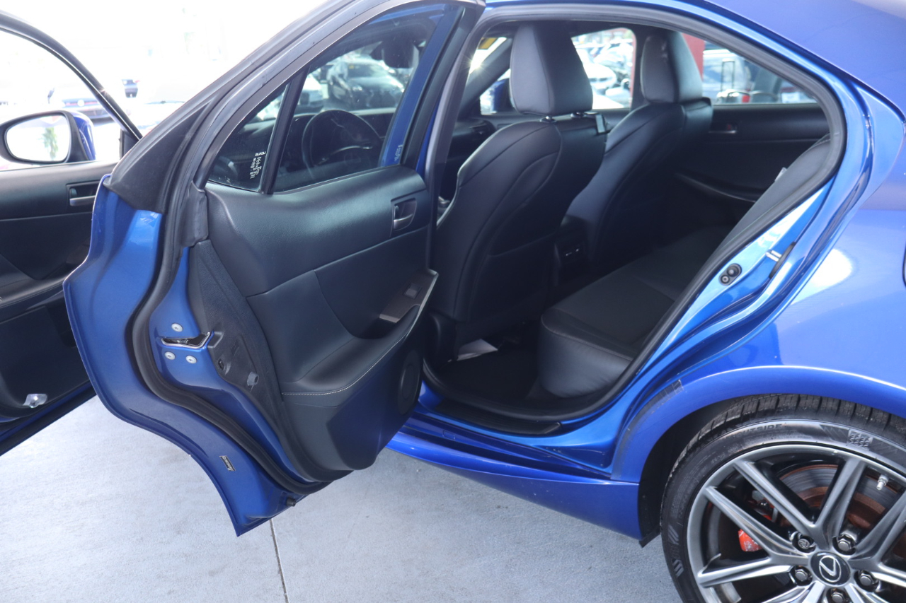 Lexus IS IS 300 RWD 2019