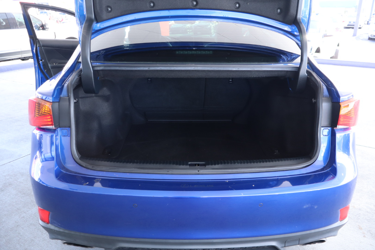 Lexus IS IS 300 RWD 2019