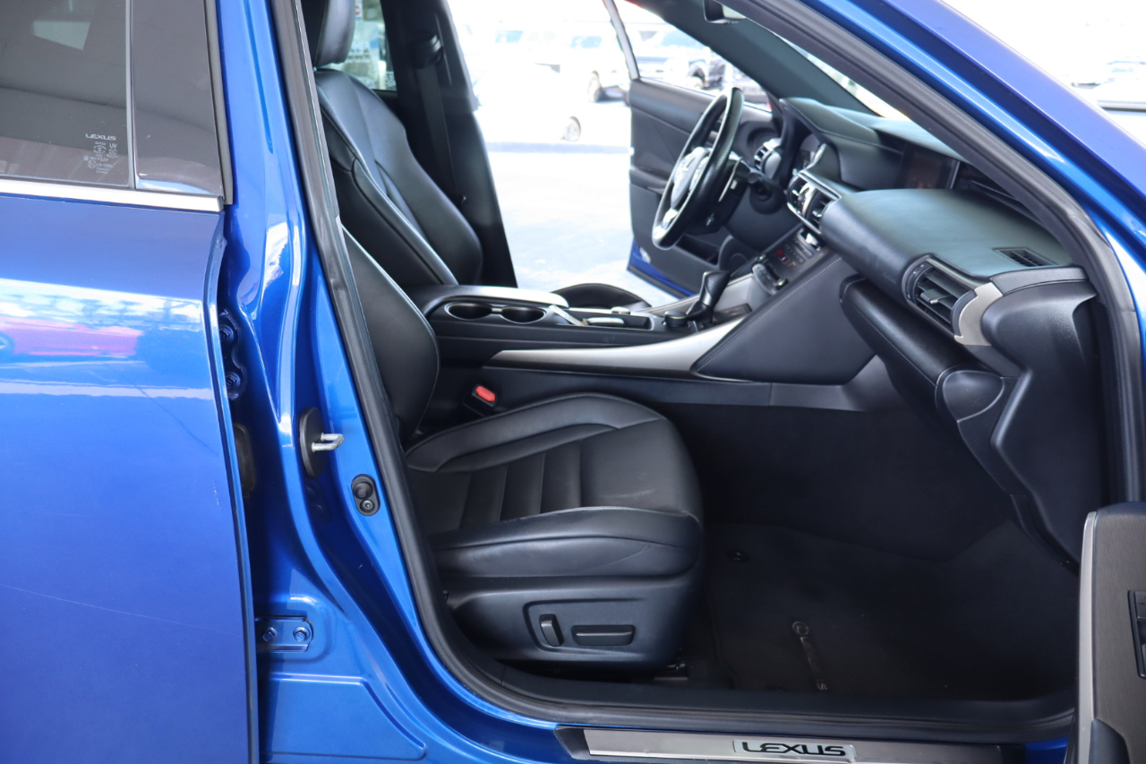 Lexus IS IS 300 RWD 2019