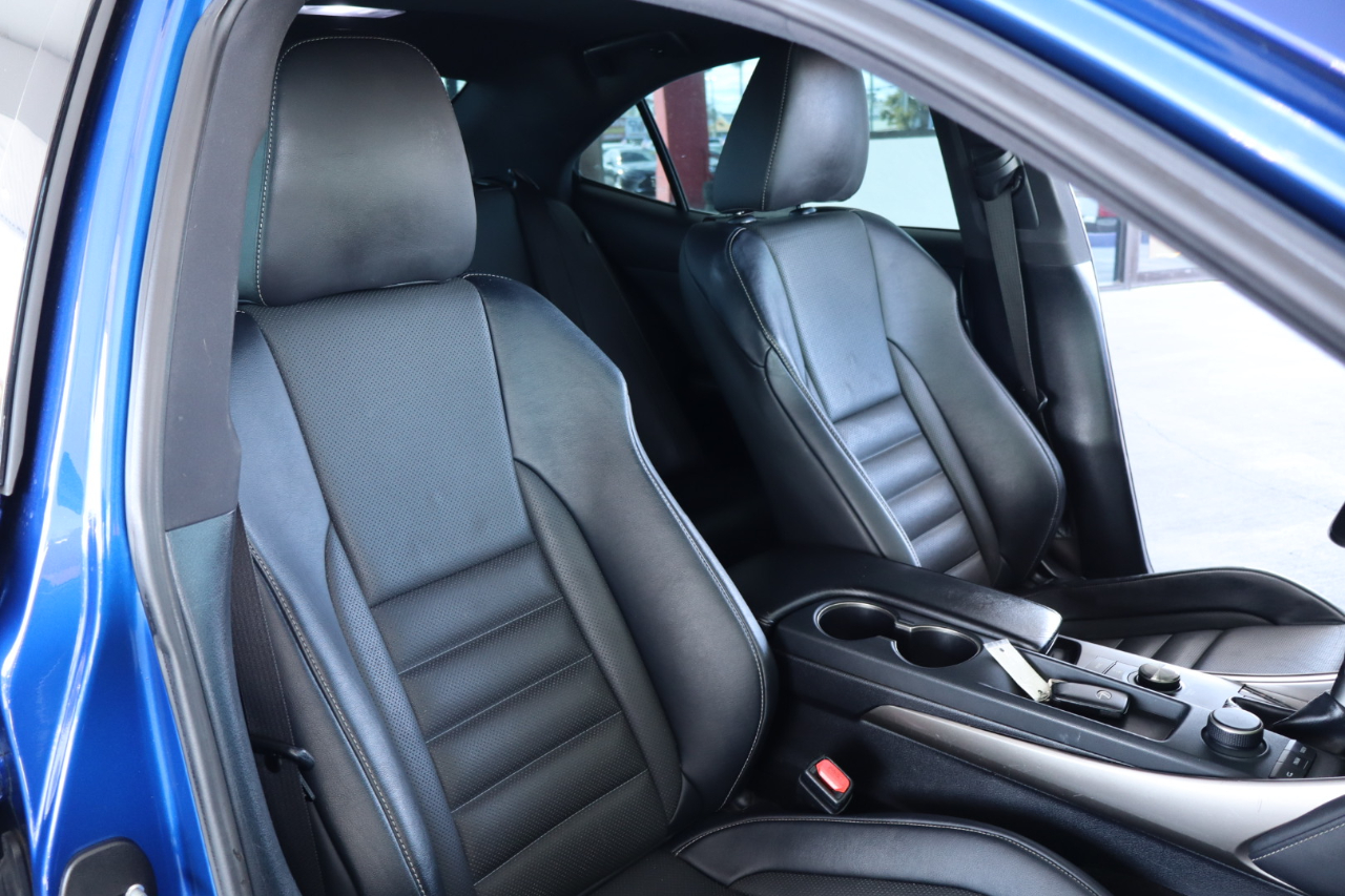 Lexus IS IS 300 RWD 2019