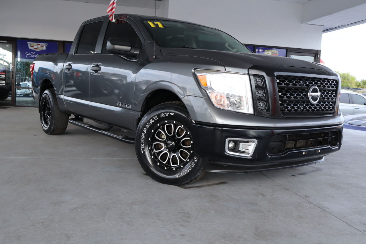 Nissan Titan 4x4 Crew Cab S 2017