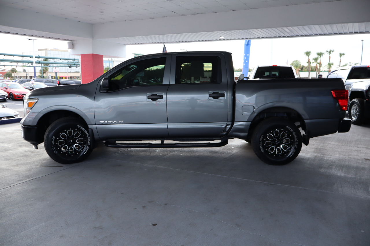 Nissan Titan 4x4 Crew Cab S 2017