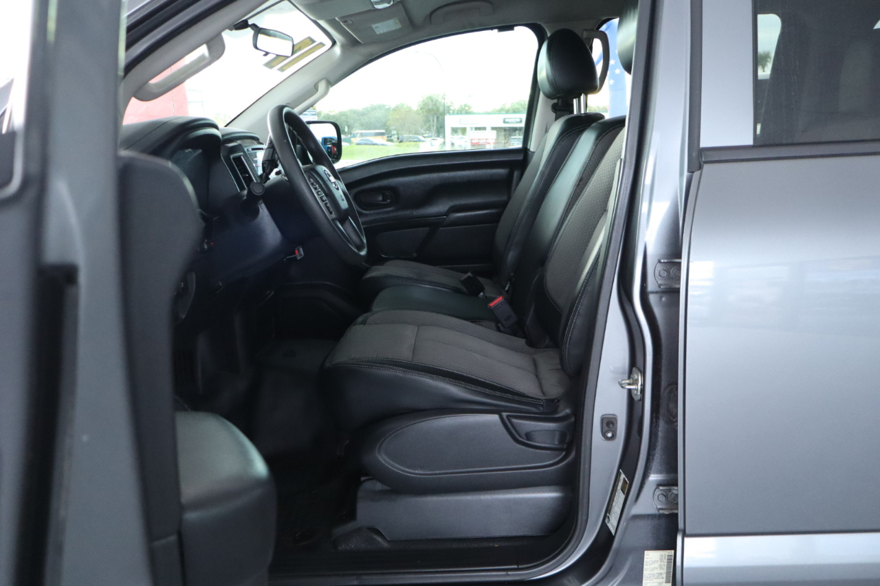 Nissan Titan 4x4 Crew Cab S 2017