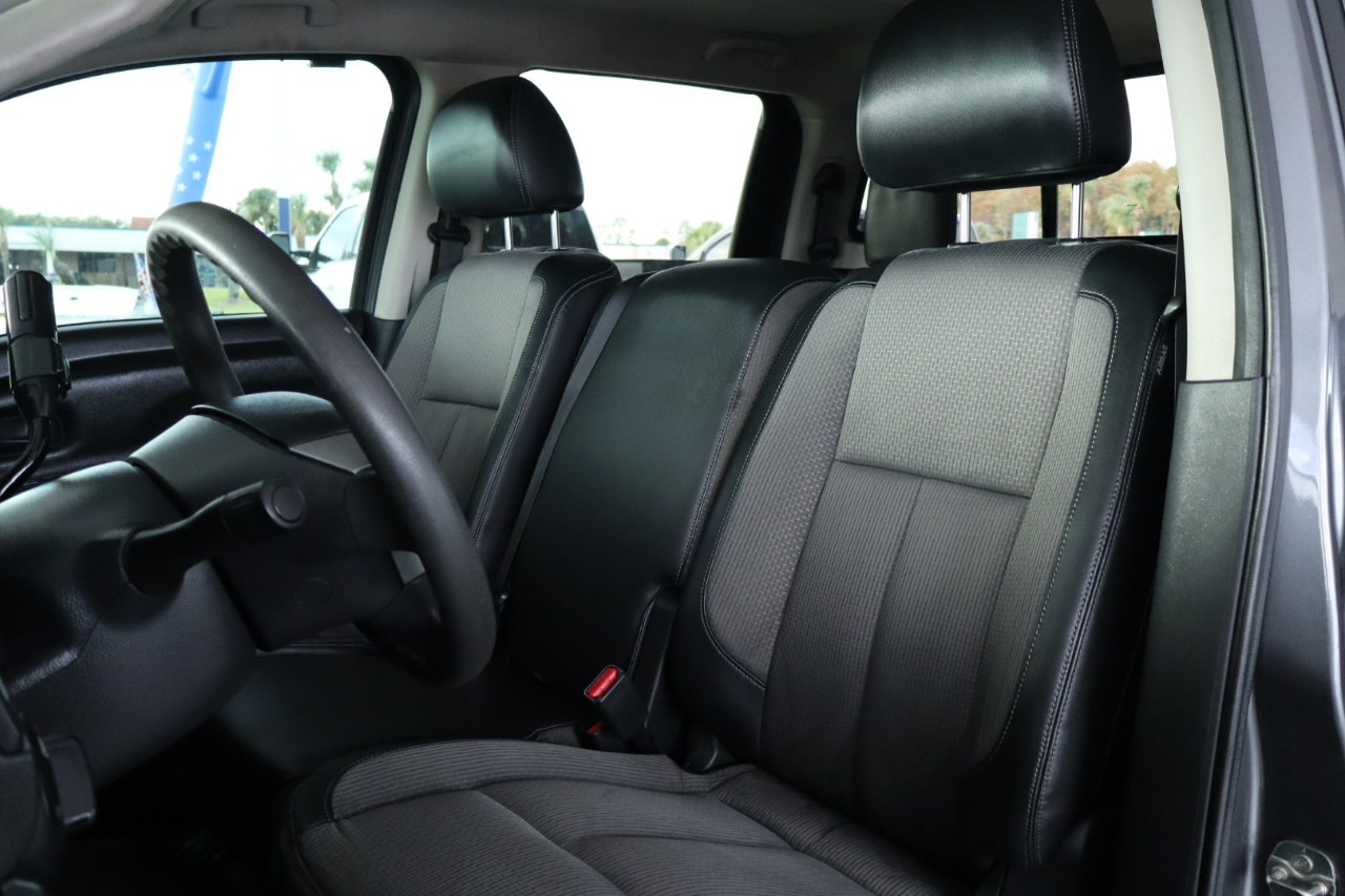 Nissan Titan 4x4 Crew Cab S 2017