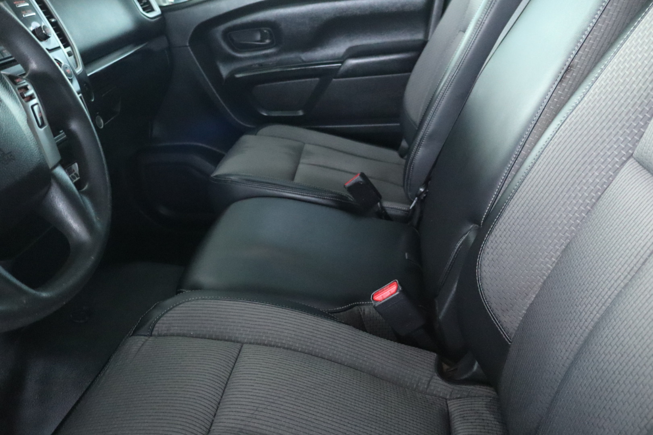 Nissan Titan 4x4 Crew Cab S 2017