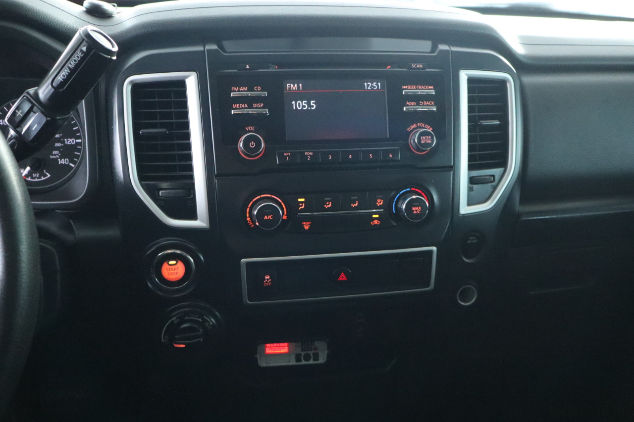 Nissan Titan 4x4 Crew Cab S 2017