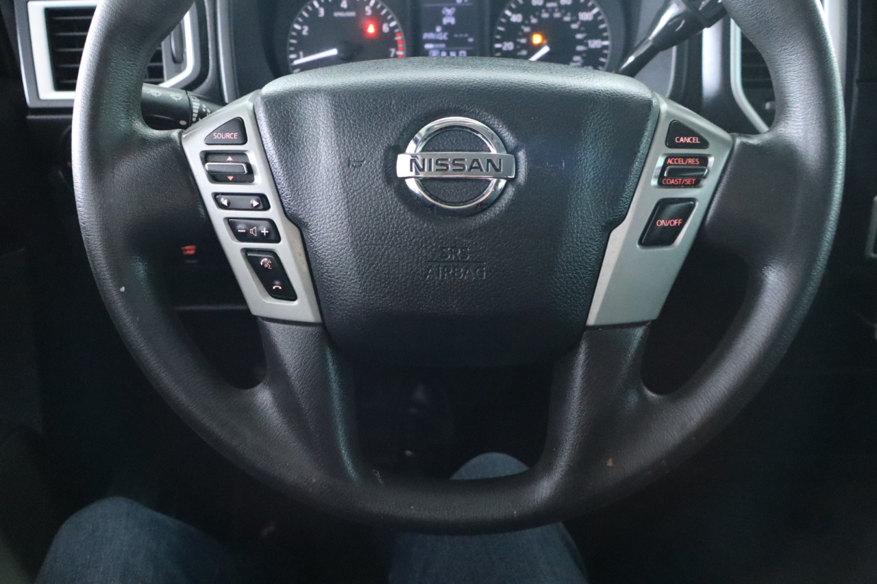 Nissan Titan 4x4 Crew Cab S 2017