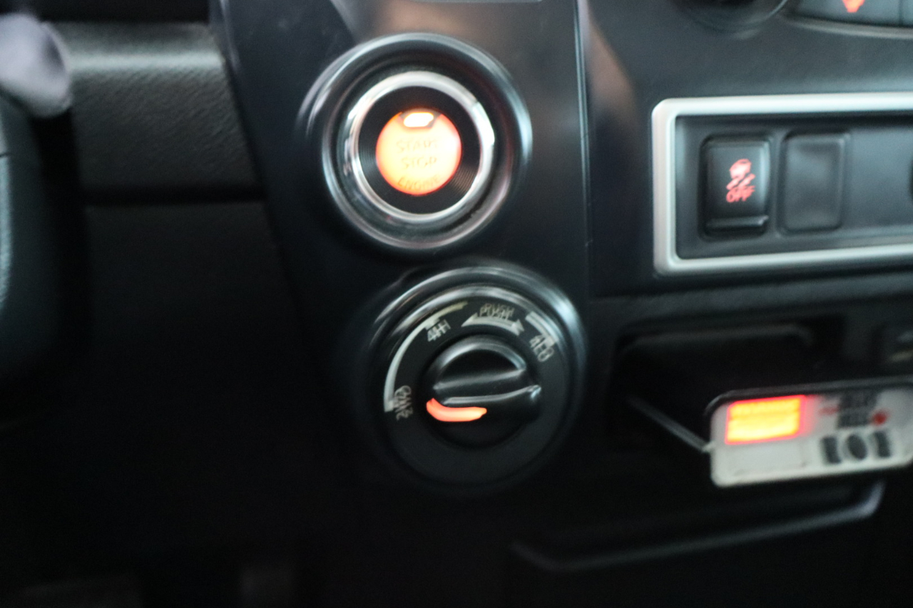 Nissan Titan 4x4 Crew Cab S 2017