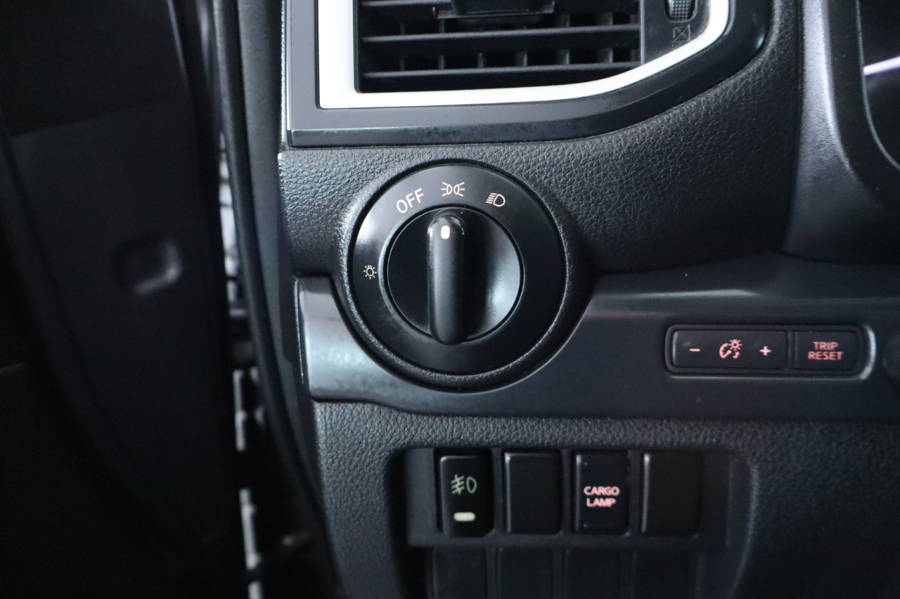 Nissan Titan 4x4 Crew Cab S 2017