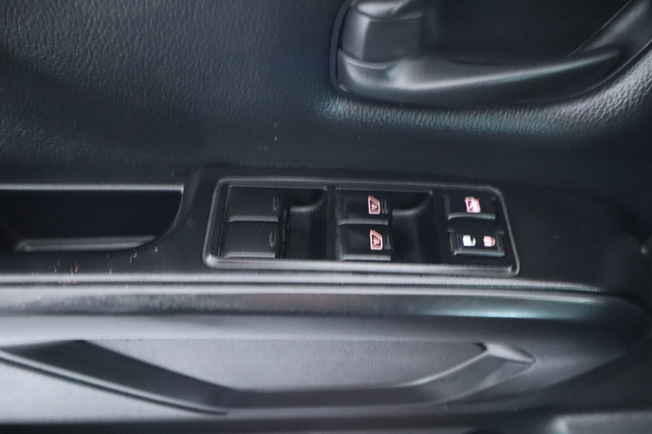 Nissan Titan 4x4 Crew Cab S 2017