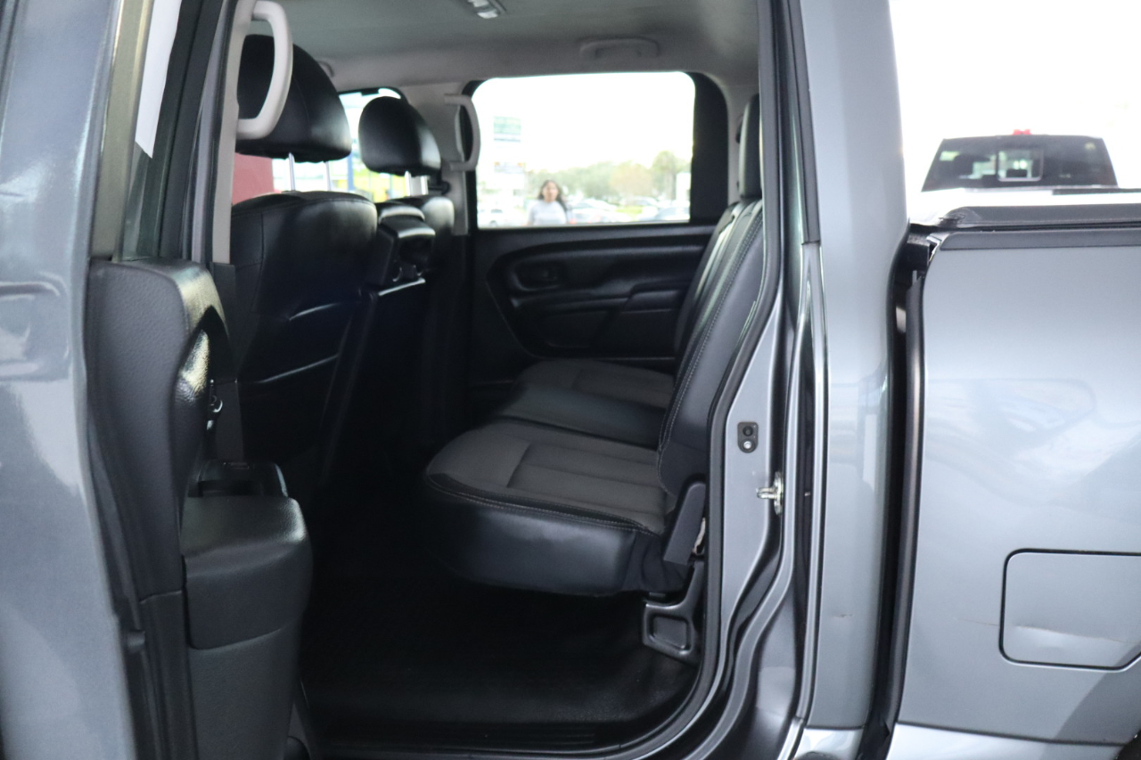 Nissan Titan 4x4 Crew Cab S 2017