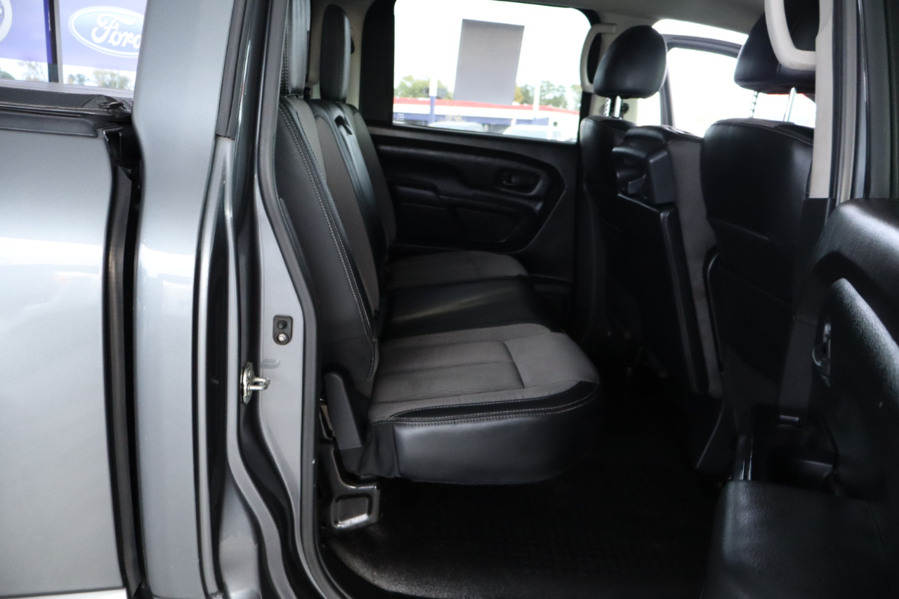 Nissan Titan 4x4 Crew Cab S 2017