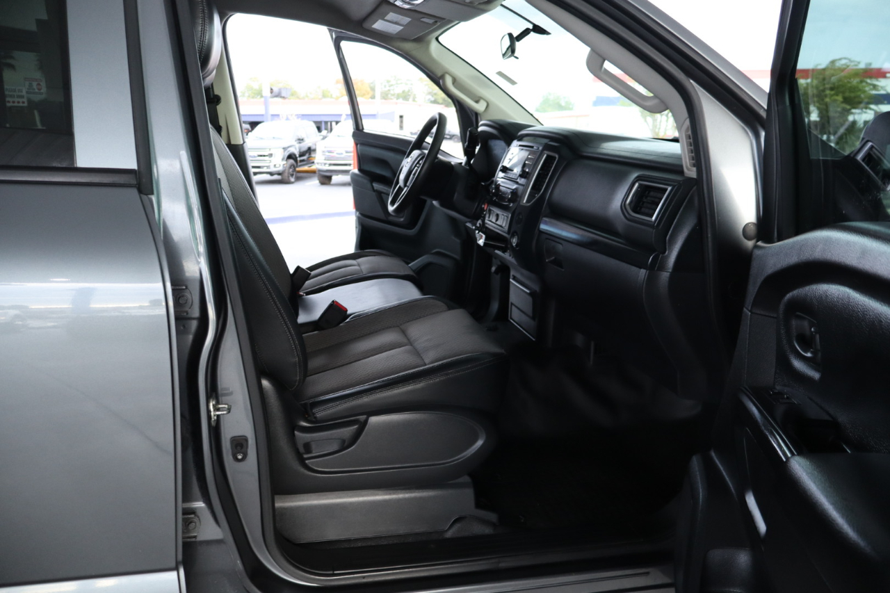 Nissan Titan 4x4 Crew Cab S 2017