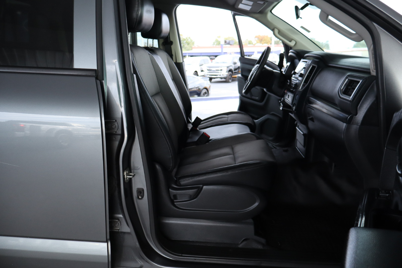 Nissan Titan 4x4 Crew Cab S 2017