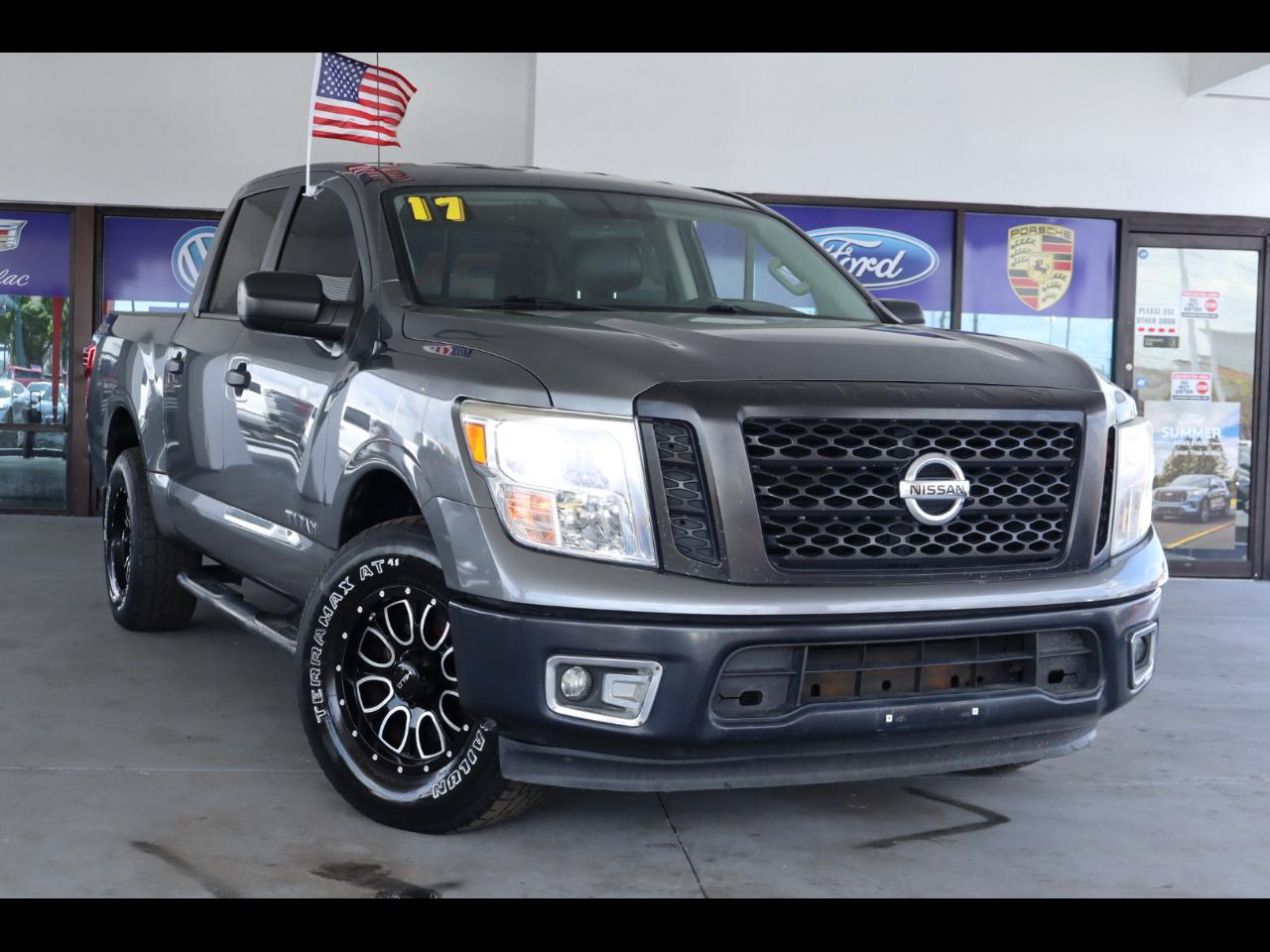 Nissan Titan 4x4 Crew Cab PRO-4X 2017