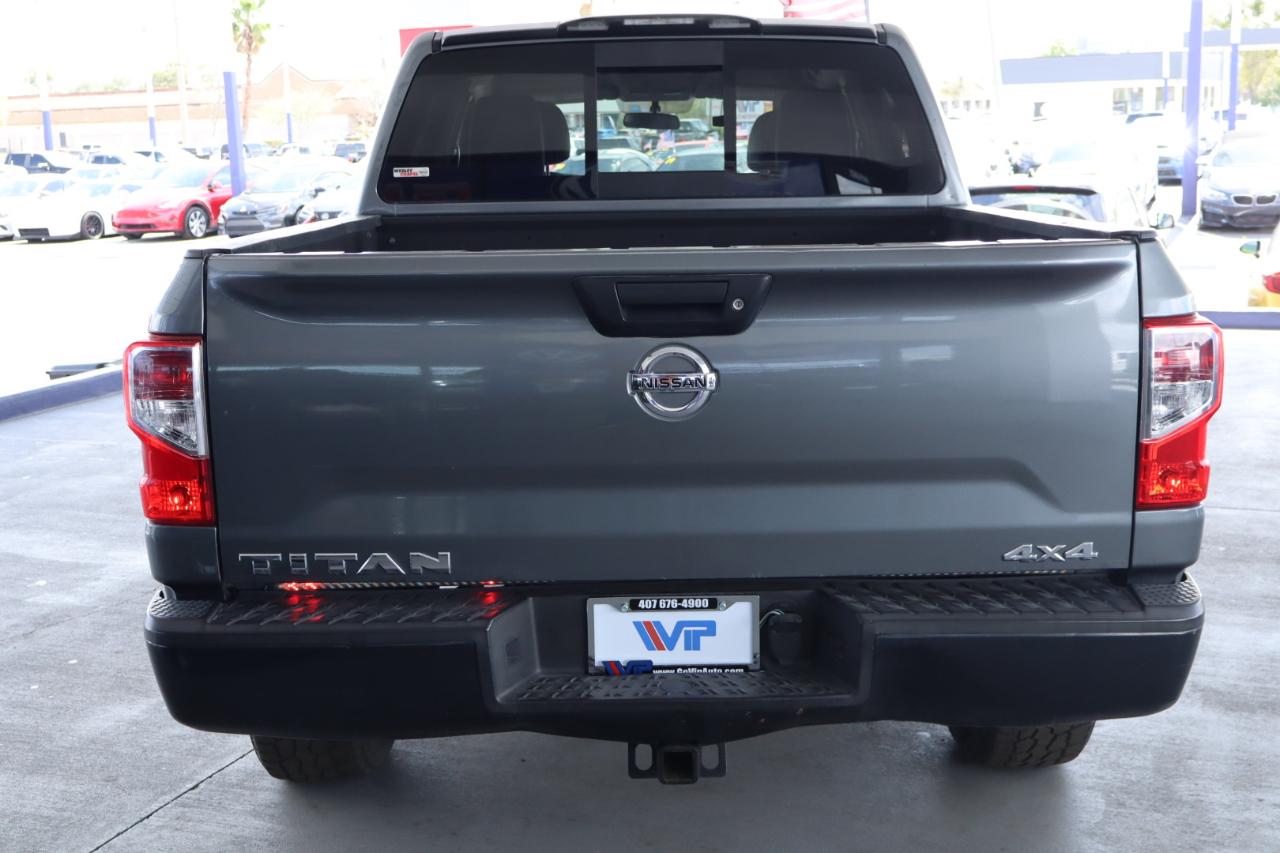 Nissan Titan 4x4 Crew Cab PRO-4X 2017