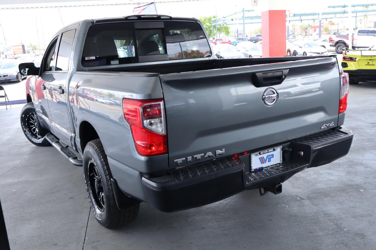 Nissan Titan 4x4 Crew Cab PRO-4X 2017