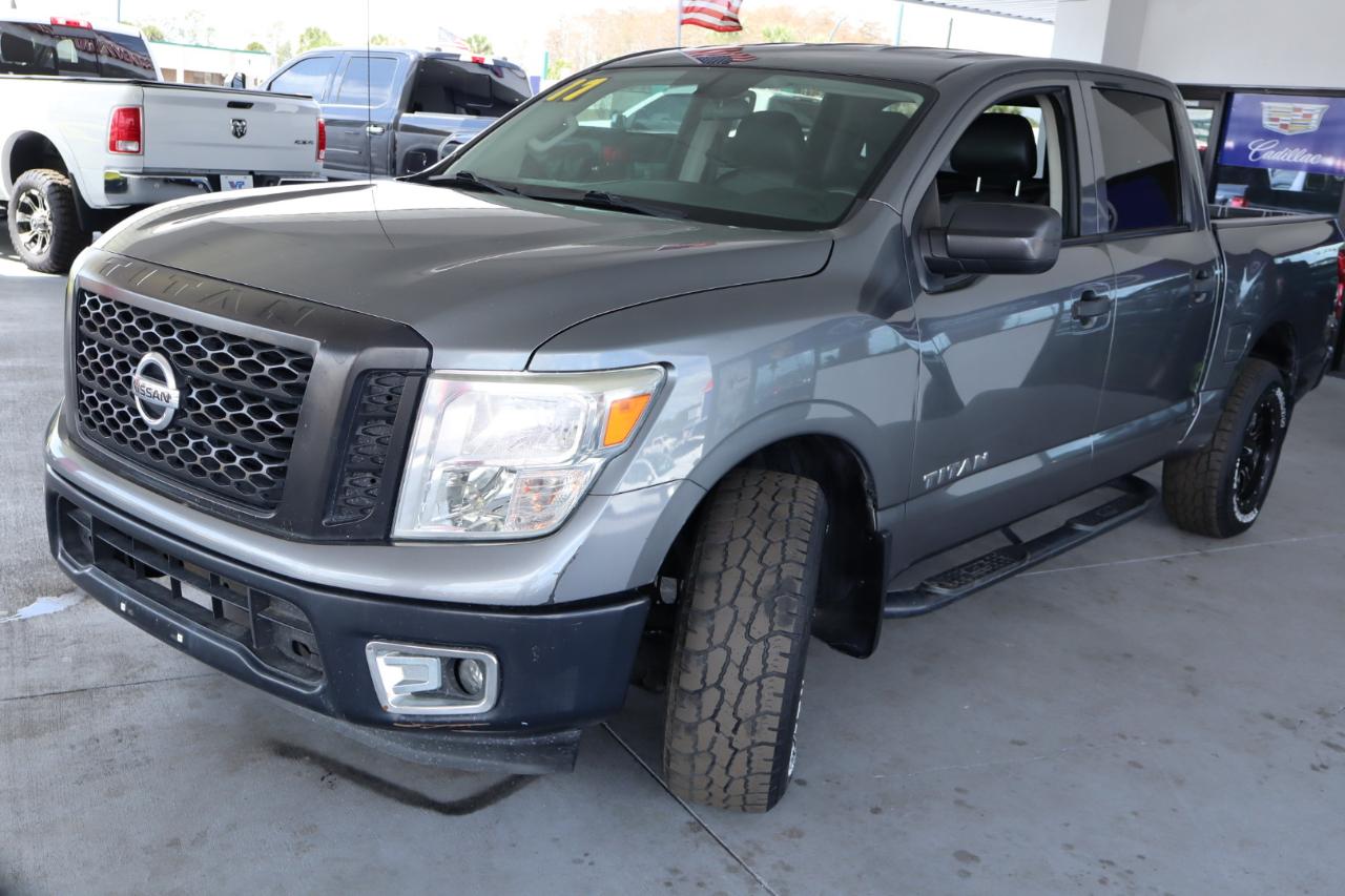 Nissan Titan 4x4 Crew Cab PRO-4X 2017