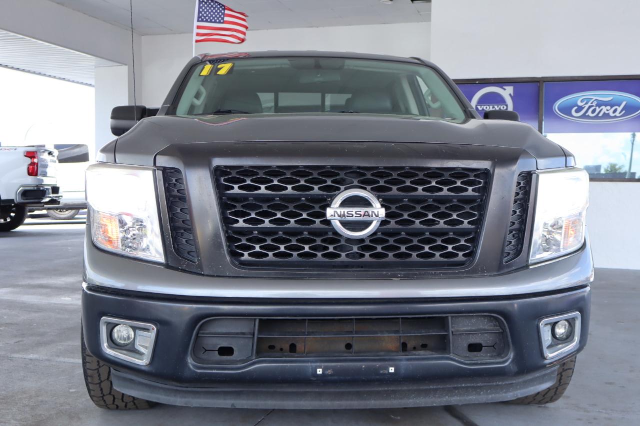 Nissan Titan 4x4 Crew Cab PRO-4X 2017