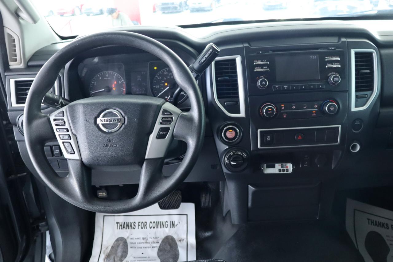 Nissan Titan 4x4 Crew Cab PRO-4X 2017