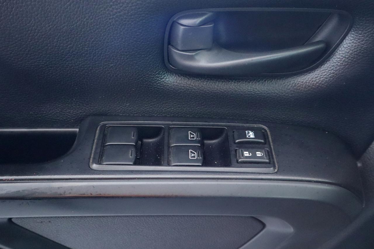 Nissan Titan 4x4 Crew Cab PRO-4X 2017