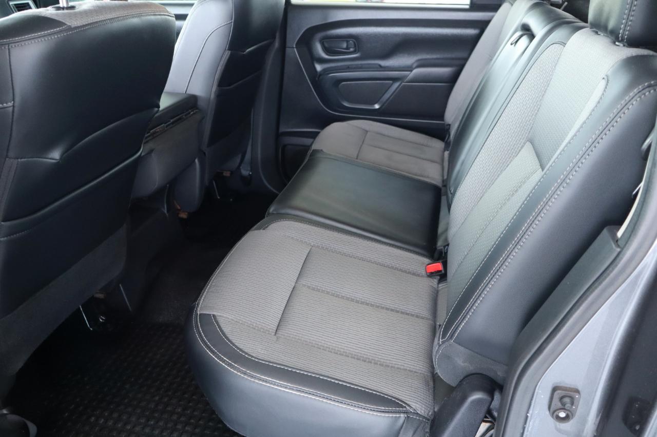 Nissan Titan 4x4 Crew Cab PRO-4X 2017