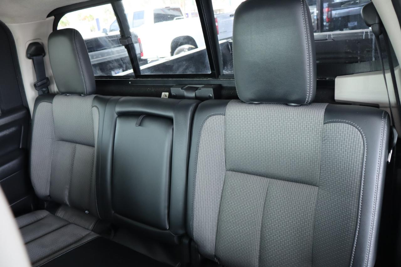 Nissan Titan 4x4 Crew Cab PRO-4X 2017