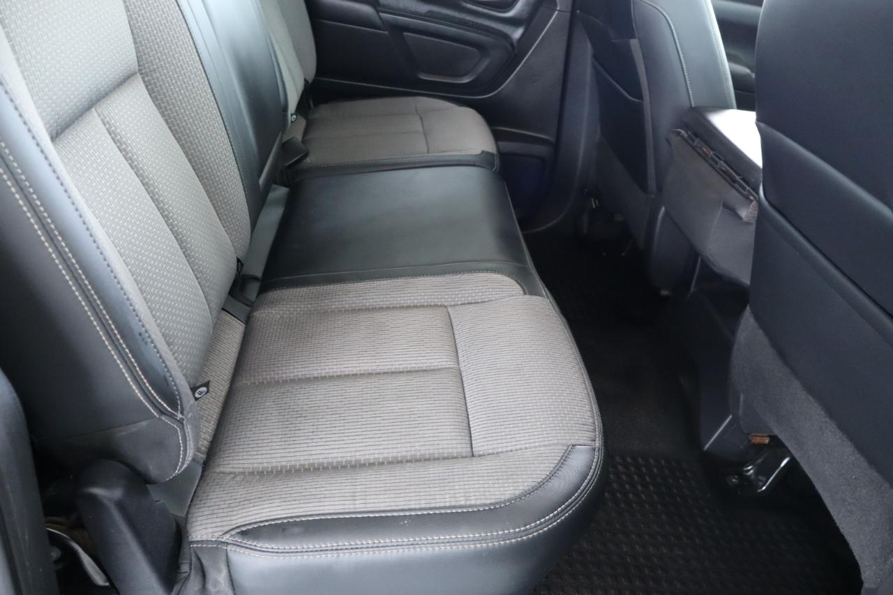 Nissan Titan 4x4 Crew Cab PRO-4X 2017