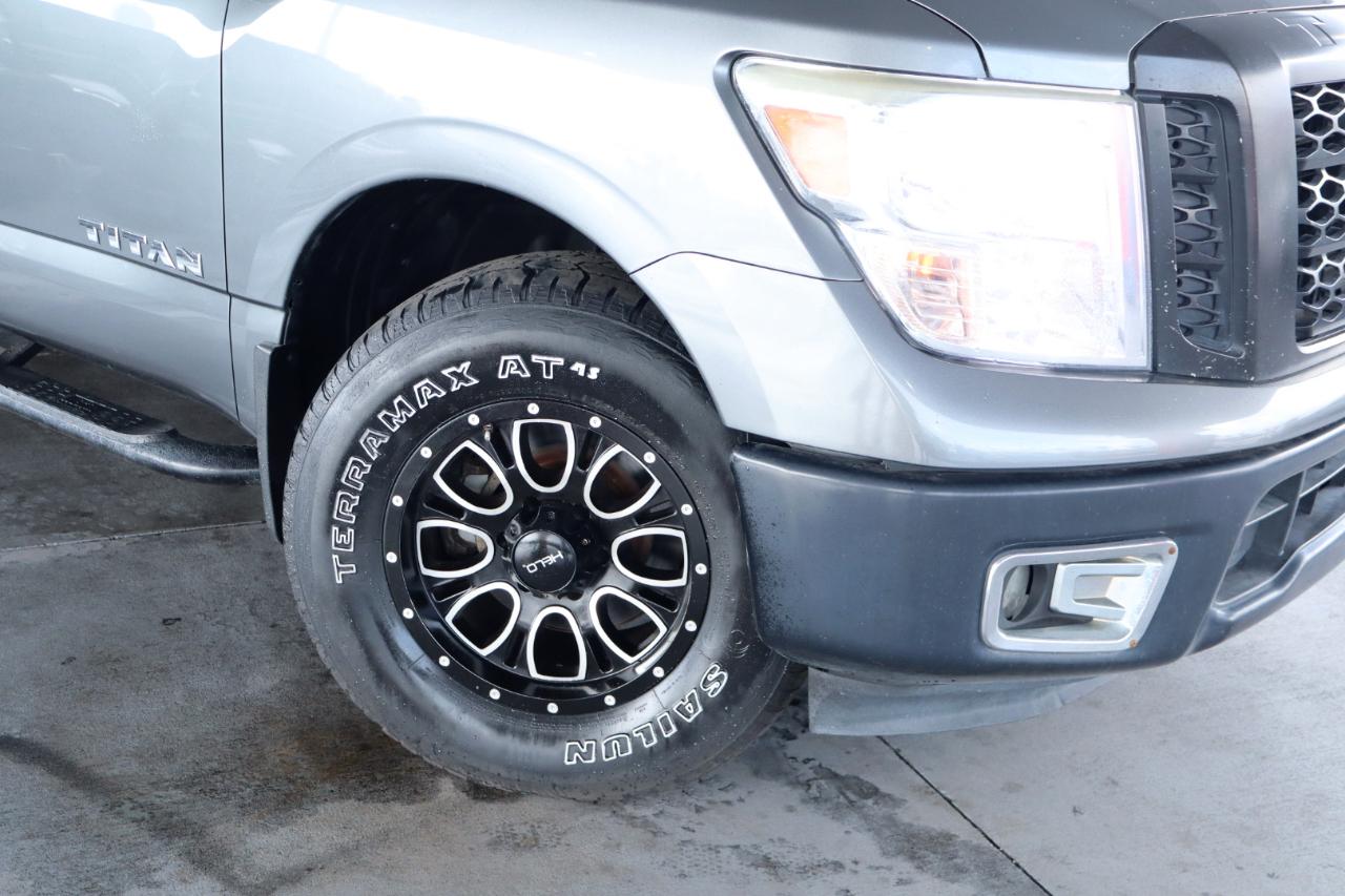 Nissan Titan 4x4 Crew Cab PRO-4X 2017