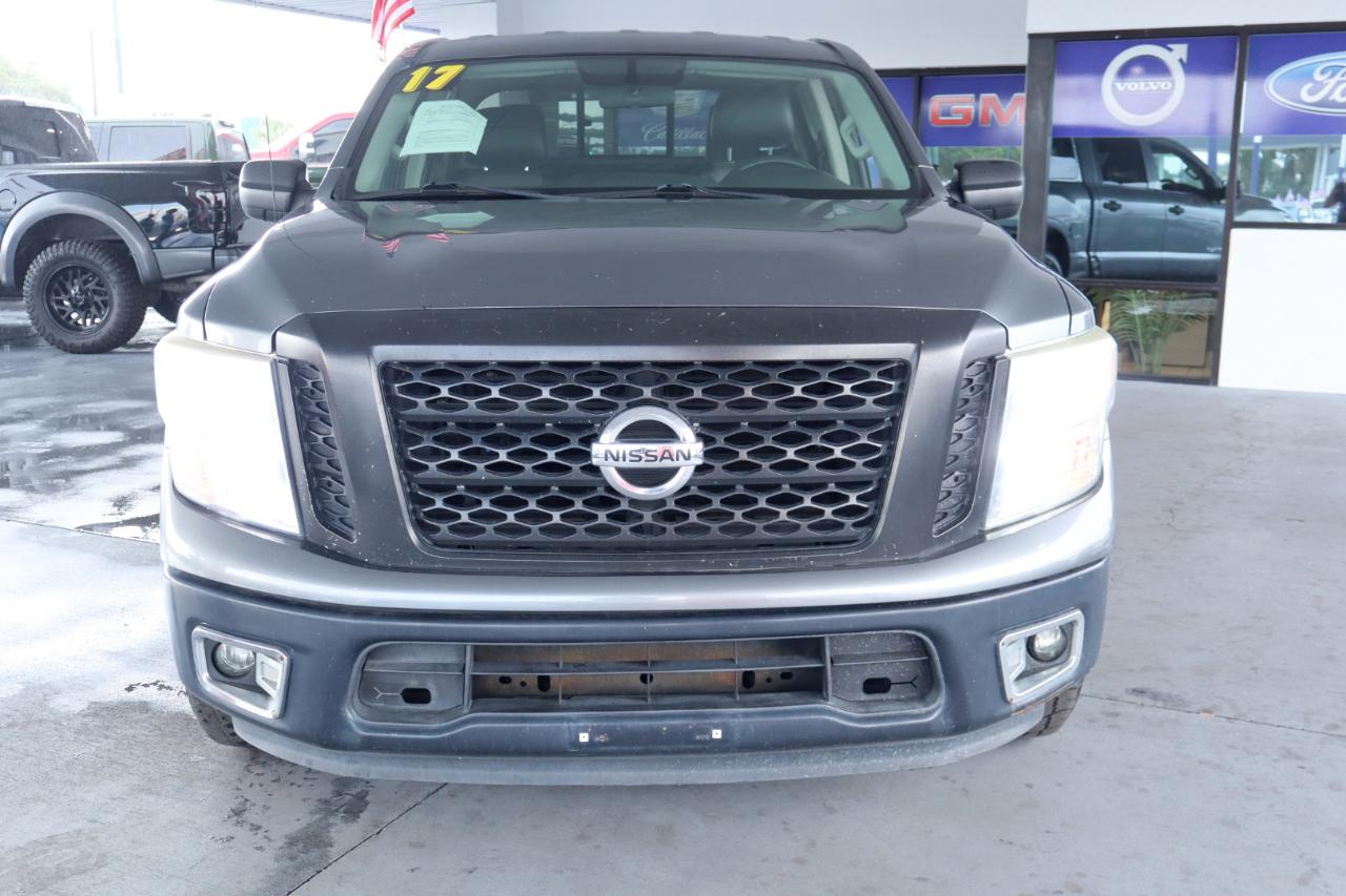 Nissan Titan 4x4 Crew Cab PRO-4X 2017
