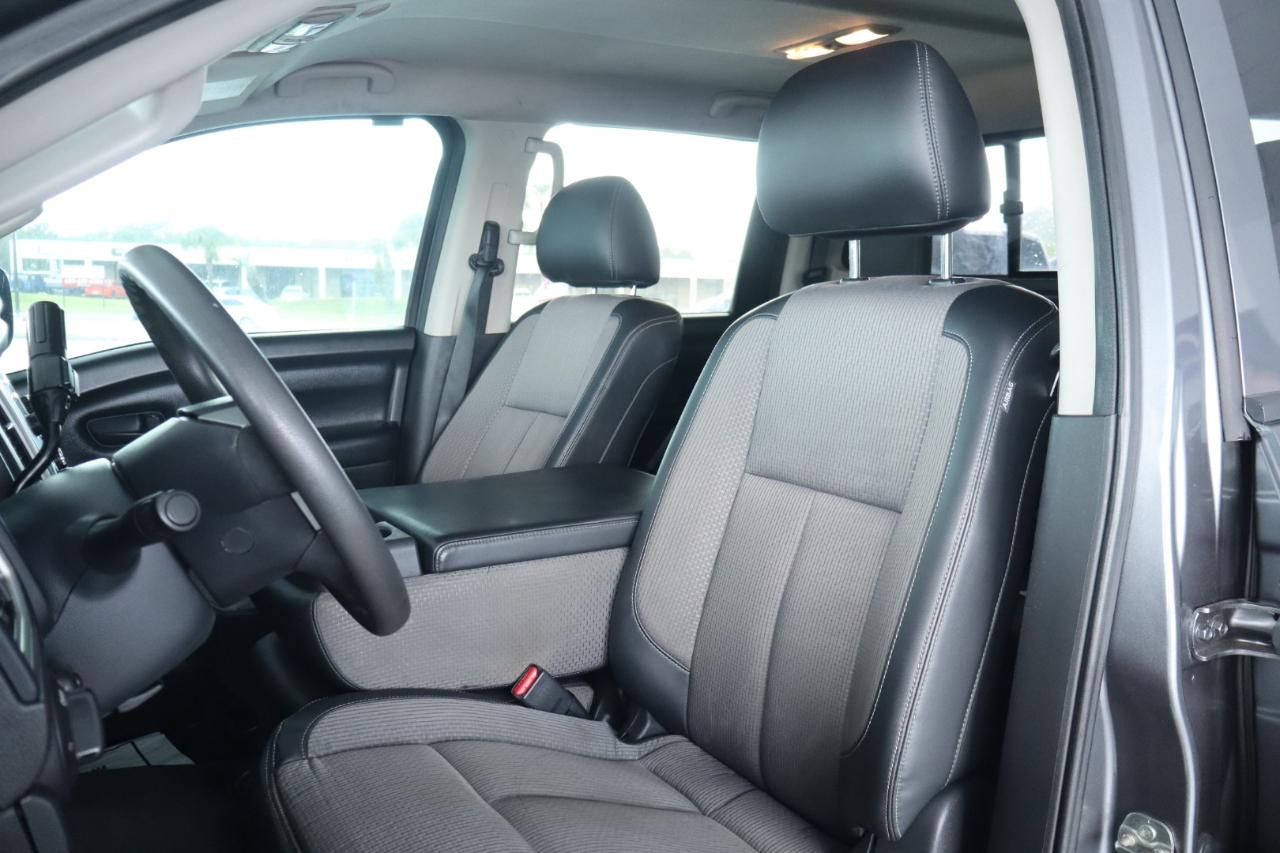 Nissan Titan 4x4 Crew Cab PRO-4X 2017