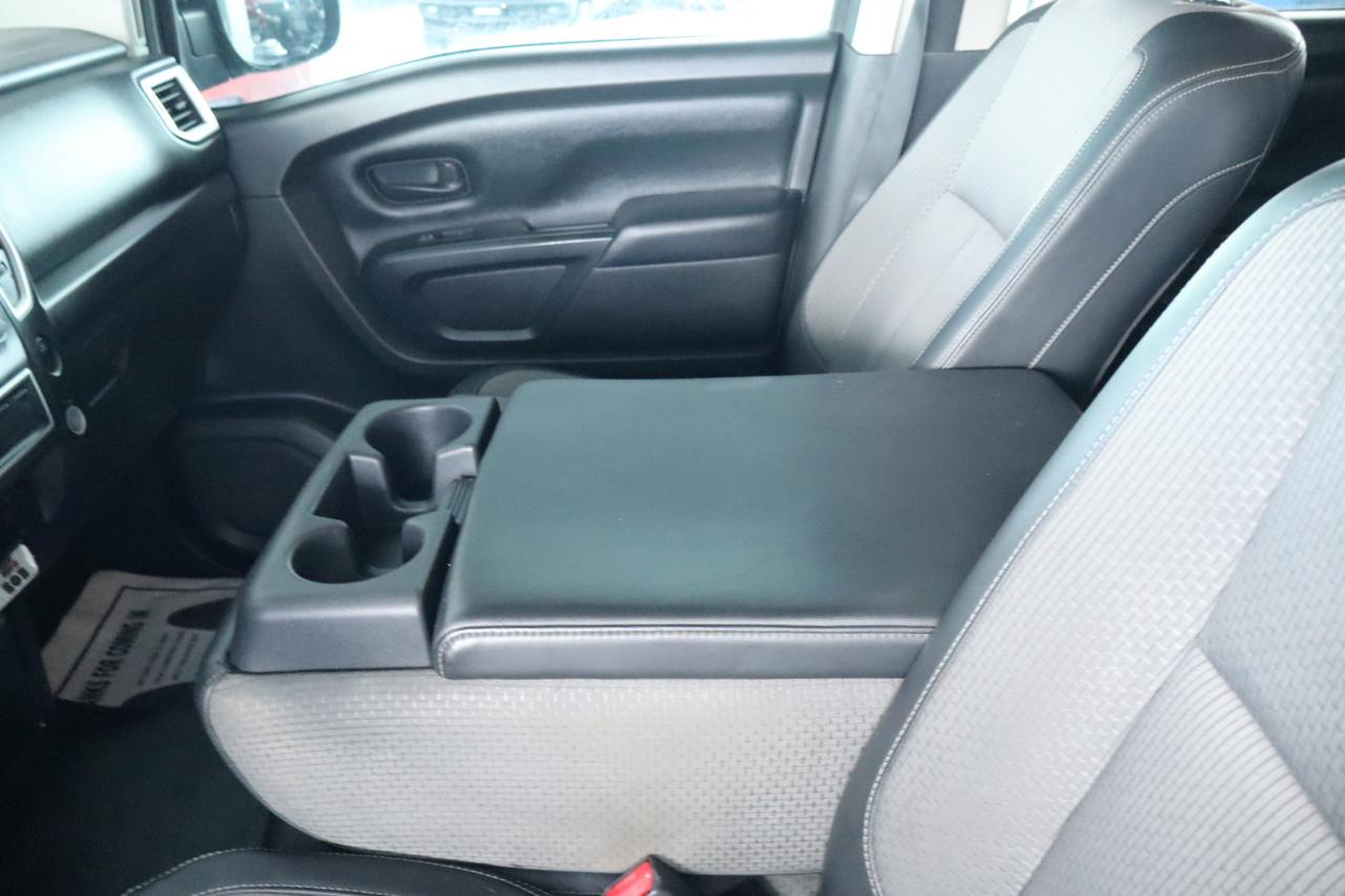 Nissan Titan 4x4 Crew Cab PRO-4X 2017